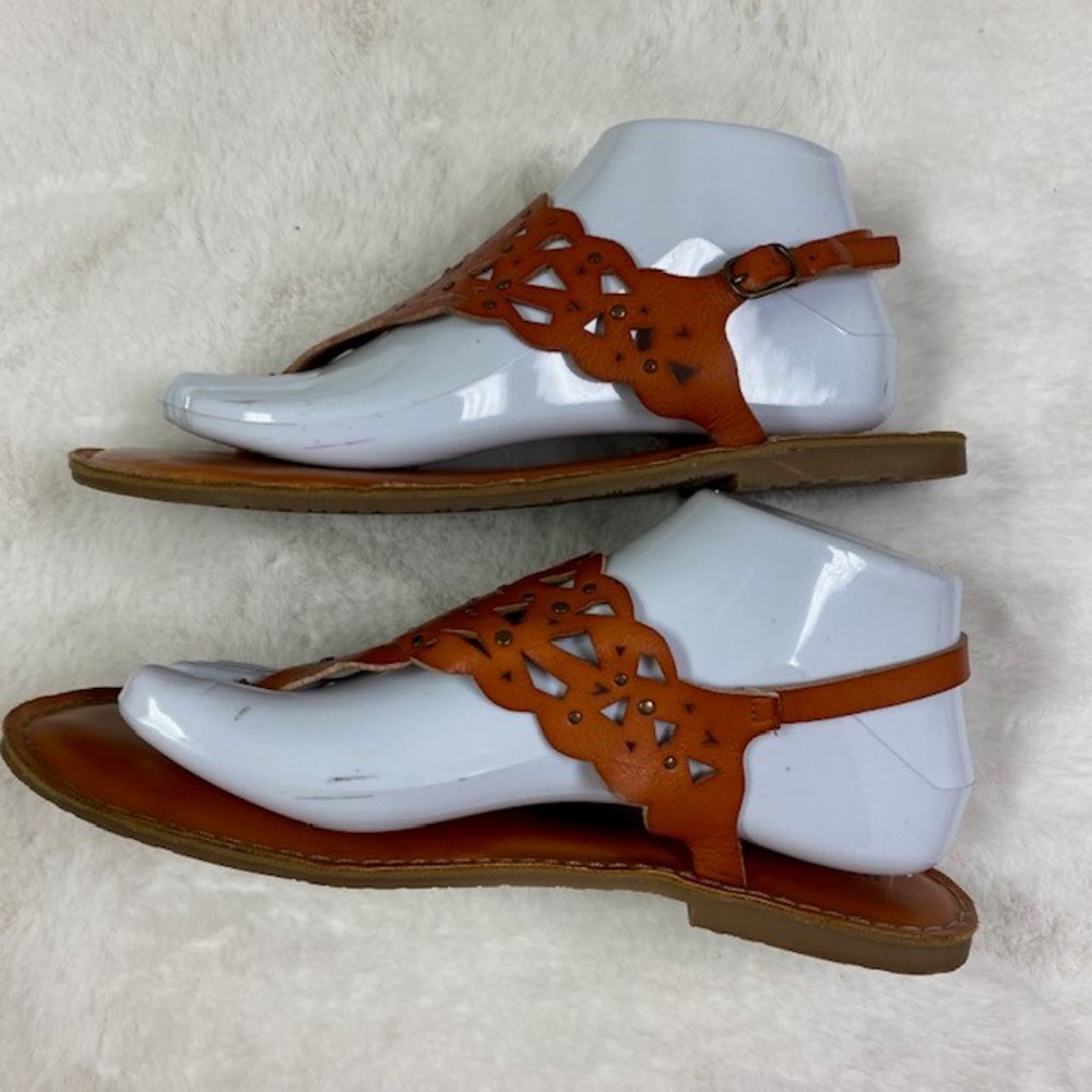 Rock & Candy by ZiGi Studded Cut Out Thong Sandals, size 8.5 - Picture 8 of 11